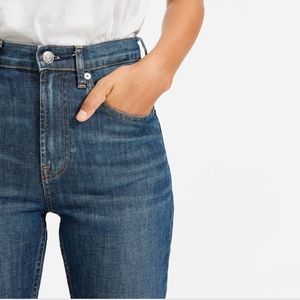 Everlane | The High Waist Straight Jean in Faded
Indigo 25 Regular